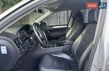 Внедорожник / Кроссовер Volkswagen Touareg 2012 в 