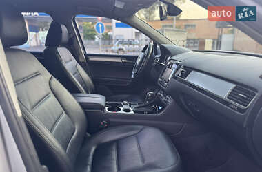 Внедорожник / Кроссовер Volkswagen Touareg 2012 в 