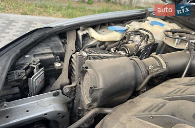 Внедорожник / Кроссовер Volkswagen Touareg 2012 в 