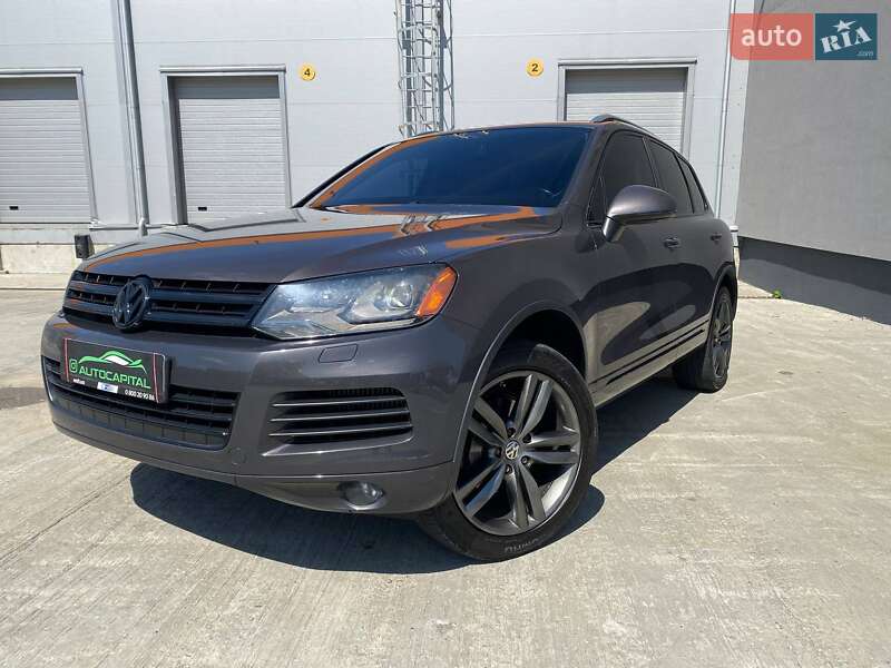 Внедорожник / Кроссовер Volkswagen Touareg 2012 в Киеве