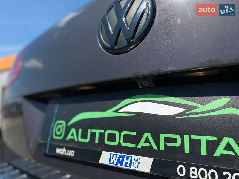 Внедорожник / Кроссовер Volkswagen Touareg 2012 в Киеве