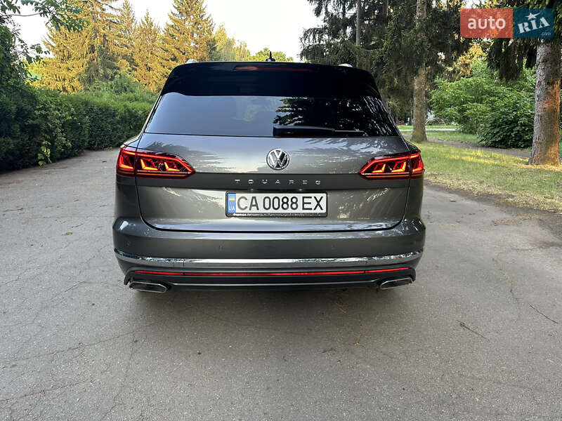 Позашляховик / Кросовер Volkswagen Touareg 2019 в Умані