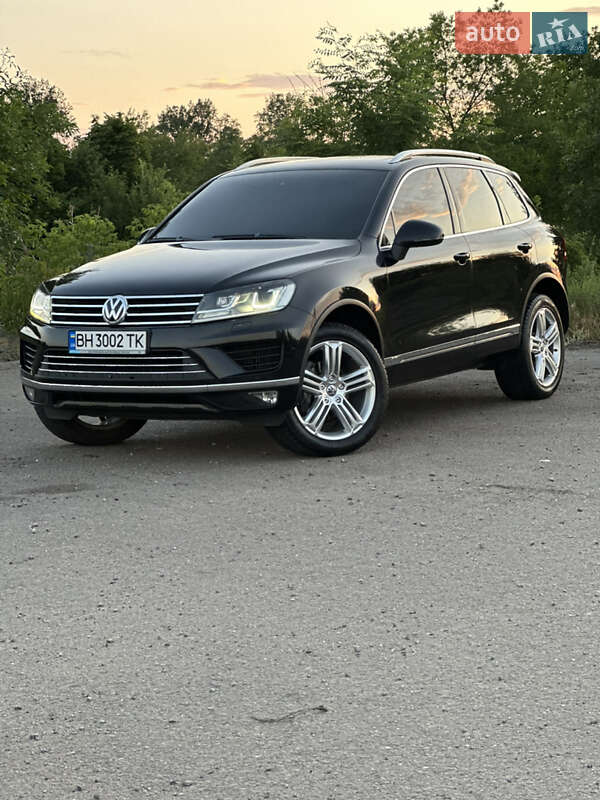 Внедорожник / Кроссовер Volkswagen Touareg 2014 в Балте