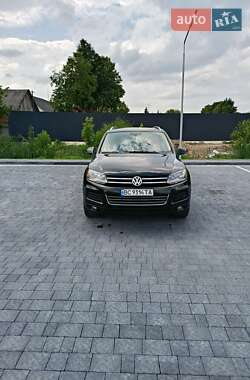 Внедорожник / Кроссовер Volkswagen Touareg 2012 в 