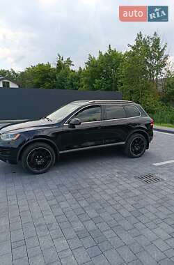 Внедорожник / Кроссовер Volkswagen Touareg 2012 в 