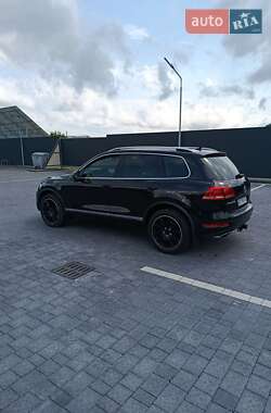 Внедорожник / Кроссовер Volkswagen Touareg 2012 в 