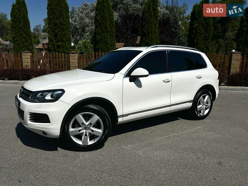 Внедорожник / Кроссовер Volkswagen Touareg 2010 в Днепре