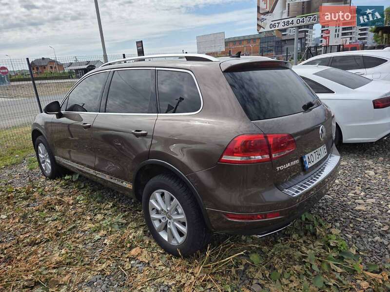Внедорожник / Кроссовер Volkswagen Touareg 2010 в Хусте