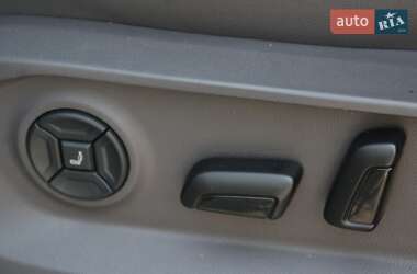 Внедорожник / Кроссовер Volkswagen Touareg 2019 в 