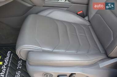 Внедорожник / Кроссовер Volkswagen Touareg 2019 в 