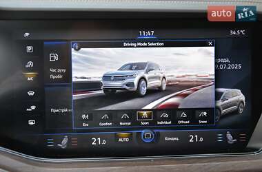 Внедорожник / Кроссовер Volkswagen Touareg 2019 в 