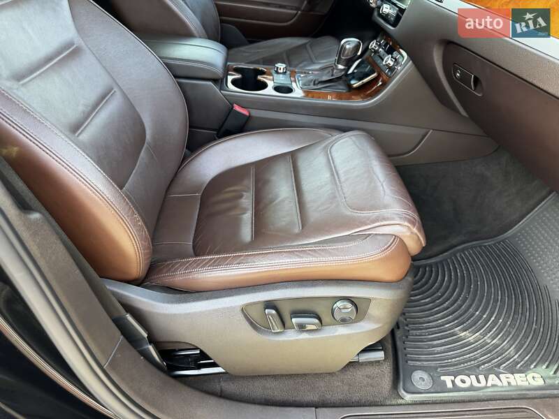 Внедорожник / Кроссовер Volkswagen Touareg 2012 в Ивано-Франковске