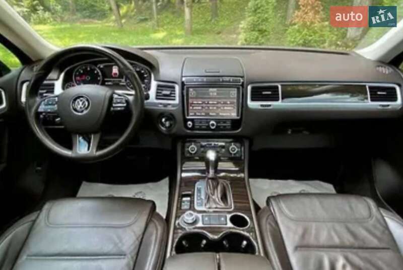Внедорожник / Кроссовер Volkswagen Touareg 2015 в Ивано-Франковске