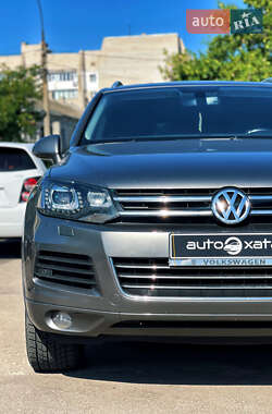 Внедорожник / Кроссовер Volkswagen Touareg 2014 в 