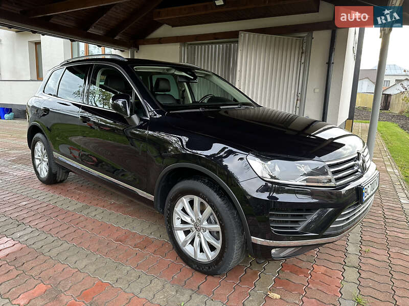 Внедорожник / Кроссовер Volkswagen Touareg 2015 в Львове
