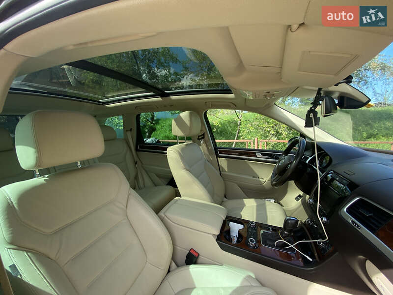 Внедорожник / Кроссовер Volkswagen Touareg 2012 в Коломые