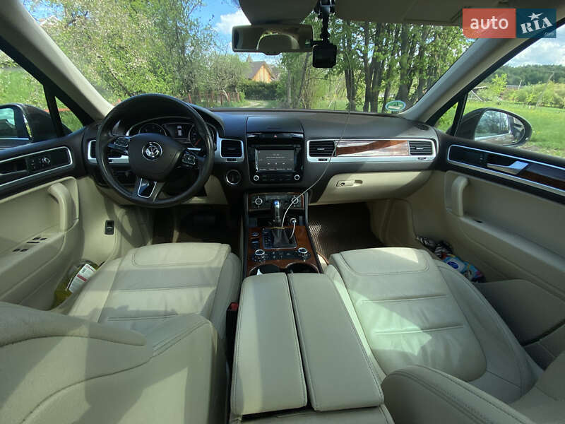 Внедорожник / Кроссовер Volkswagen Touareg 2012 в Коломые
