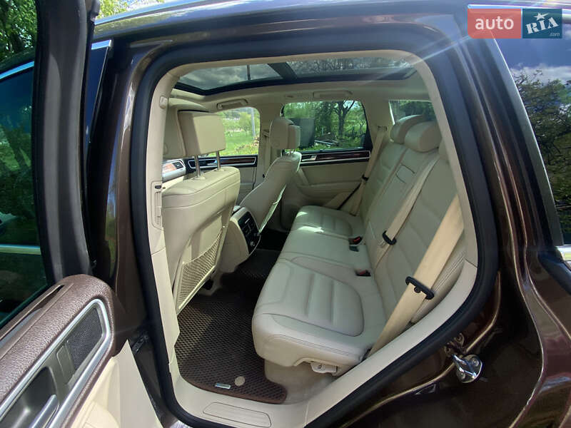 Внедорожник / Кроссовер Volkswagen Touareg 2012 в Коломые