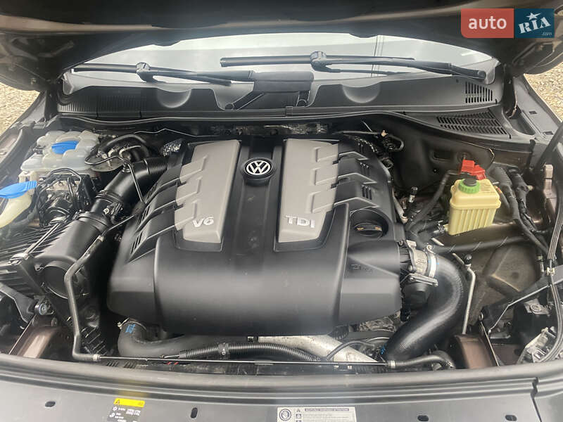 Внедорожник / Кроссовер Volkswagen Touareg 2012 в Коломые