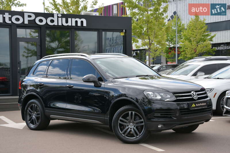 Внедорожник / Кроссовер Volkswagen Touareg 2012 в Киеве