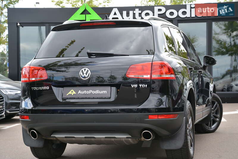 Внедорожник / Кроссовер Volkswagen Touareg 2012 в Киеве