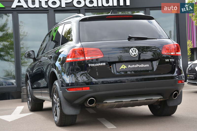 Внедорожник / Кроссовер Volkswagen Touareg 2012 в Киеве