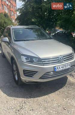 Внедорожник / Кроссовер Volkswagen Touareg 2016 в Харькове
