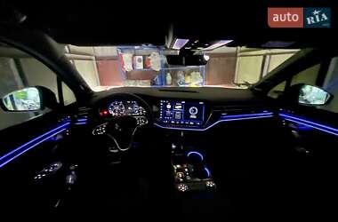 Позашляховик / Кросовер Volkswagen Touareg 2023 в 