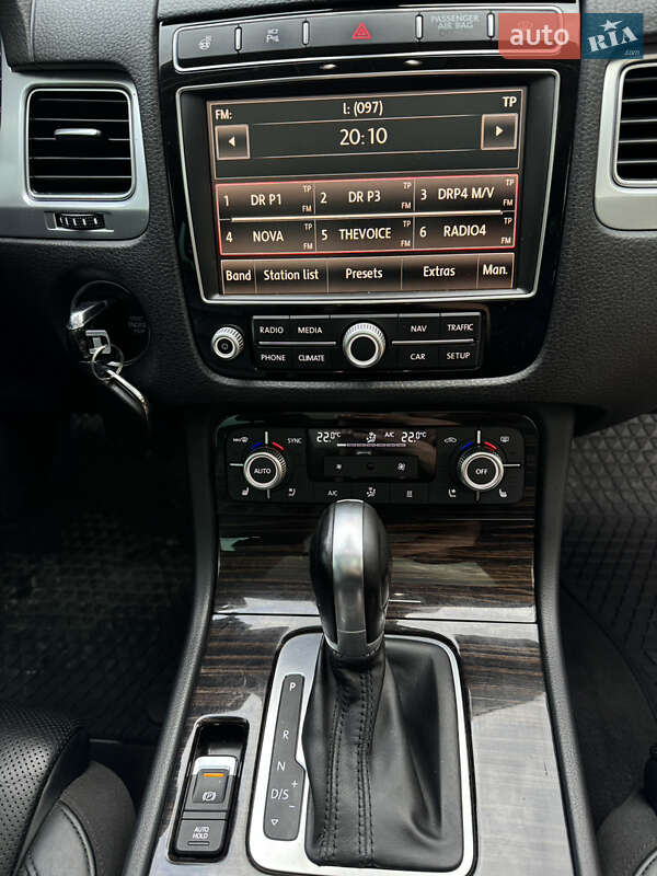 Внедорожник / Кроссовер Volkswagen Touareg 2014 в Бережанах