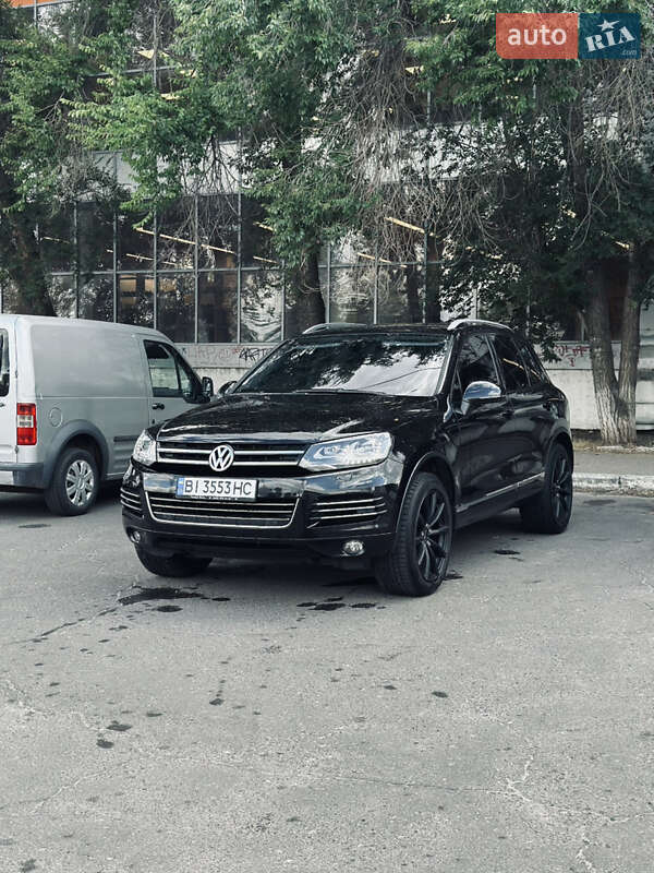 Внедорожник / Кроссовер Volkswagen Touareg 2013 в Николаеве