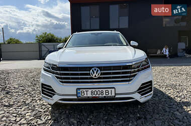 Позашляховик / Кросовер Volkswagen Touareg 2019 в 