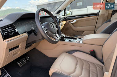 Позашляховик / Кросовер Volkswagen Touareg 2019 в 