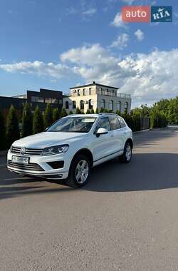 Внедорожник / Кроссовер Volkswagen Touareg 2014 в 