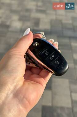 Внедорожник / Кроссовер Volkswagen Touareg 2014 в 