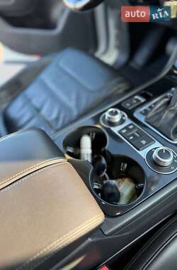 Внедорожник / Кроссовер Volkswagen Touareg 2014 в 