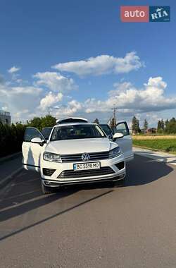 Внедорожник / Кроссовер Volkswagen Touareg 2014 в 