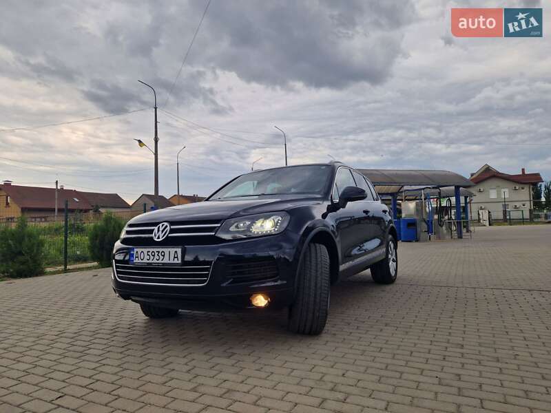 Позашляховик / Кросовер Volkswagen Touareg 2014 в Мукачевому