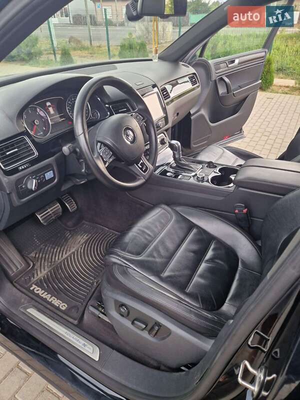 Позашляховик / Кросовер Volkswagen Touareg 2014 в Мукачевому