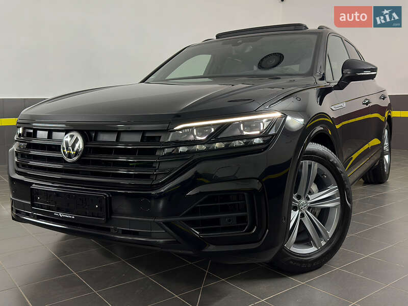 Внедорожник / Кроссовер Volkswagen Touareg 2019 в Казатине