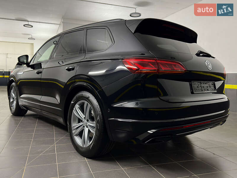 Внедорожник / Кроссовер Volkswagen Touareg 2019 в Казатине