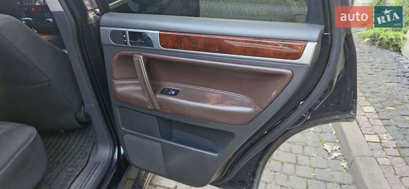Внедорожник / Кроссовер Volkswagen Touareg 2003 в Львове