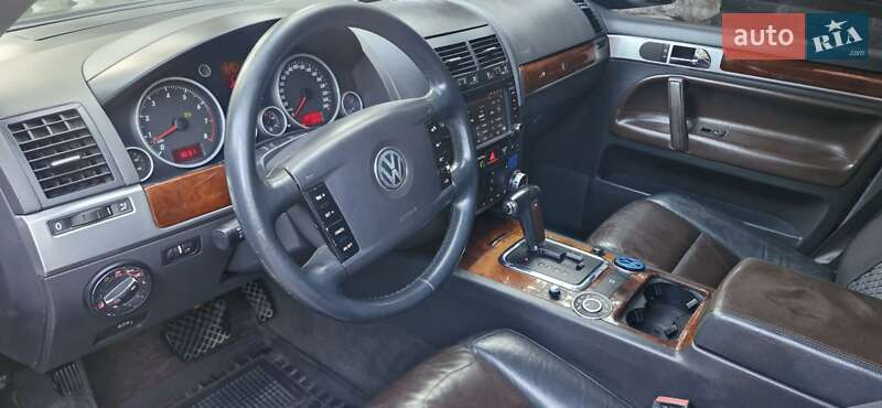 Внедорожник / Кроссовер Volkswagen Touareg 2003 в Львове