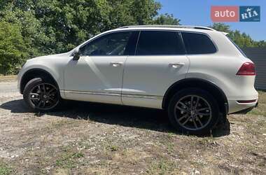 Позашляховик / Кросовер Volkswagen Touareg 2011 в 