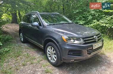 Внедорожник / Кроссовер Volkswagen Touareg 2012 в Киеве