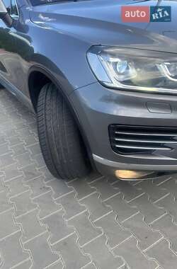 Позашляховик / Кросовер Volkswagen Touareg 2016 в 