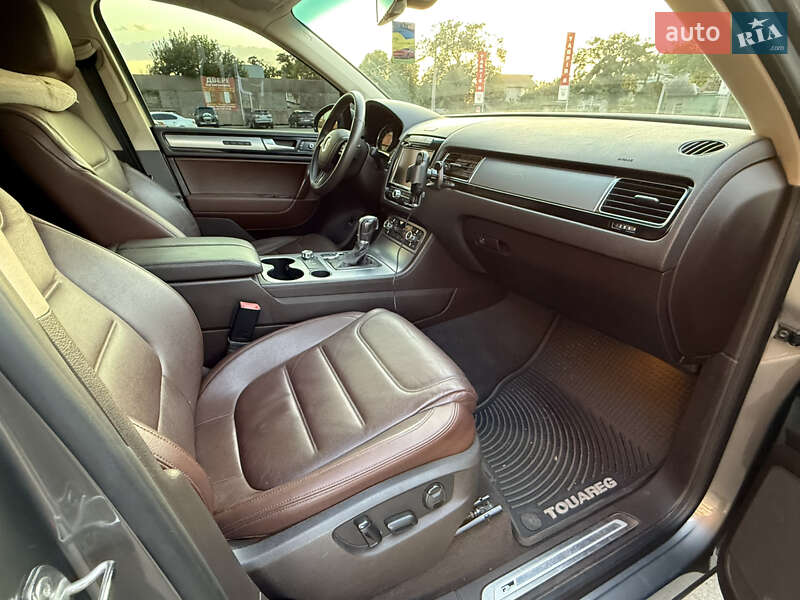 Внедорожник / Кроссовер Volkswagen Touareg 2013 в Одессе