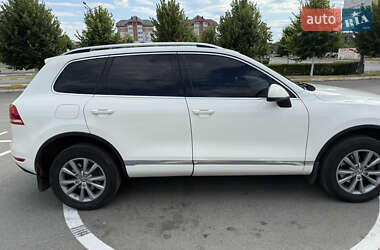 Внедорожник / Кроссовер Volkswagen Touareg 2011 в 