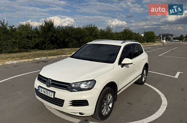Внедорожник / Кроссовер Volkswagen Touareg 2011 в 