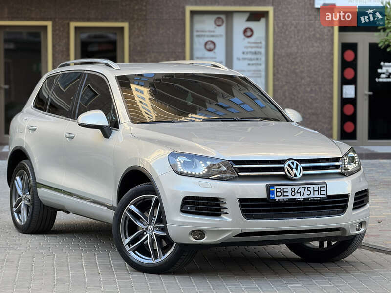 Внедорожник / Кроссовер Volkswagen Touareg 2012 в 