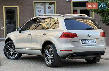 Внедорожник / Кроссовер Volkswagen Touareg 2012 в 